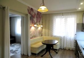 Сдается двух комнатная квартира на улице Искровский проспект,32. корпус 1., на длительный срок.