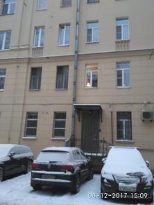 Продажа комнаты в трехкомнатной квартирк около м.Новочеркасская в С-Пб