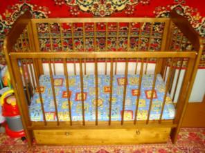 Продаётся детская деревянная кроватка 