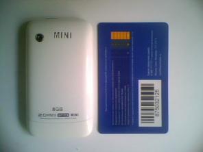 Mini iPhone размером с кредитную карту!